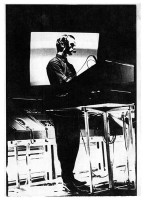 http://arnoancel.free.fr/files/gimgs/th-25_Kraftwerk_RalfHutter-1981.jpg